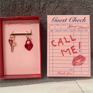 ❤️🗝️Betsey Johnson Red Heart and Key Earrings